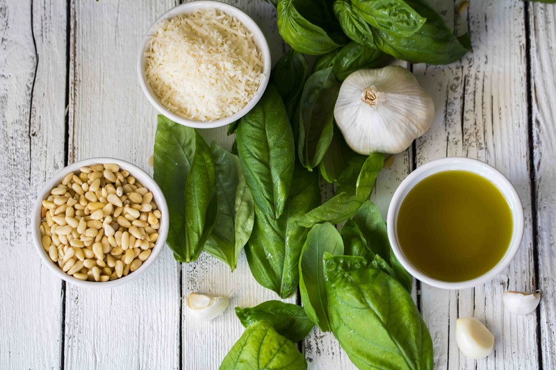 Verse pesto, een typisch mediterrane smaakmaker 3 Pesto ingredienten 1LR Copiar 1