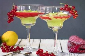 Avocadomousse met rode bessen 3 Avocadomousse met rode bessen 1.1