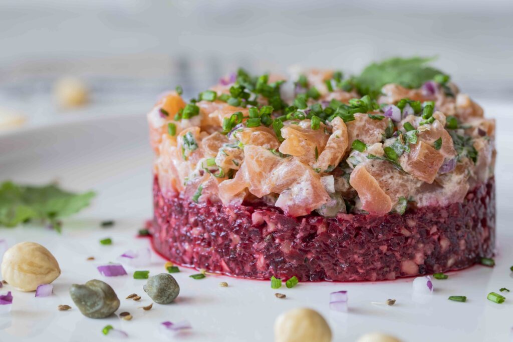 Gerookte zalm tartar met rode biet 1.2