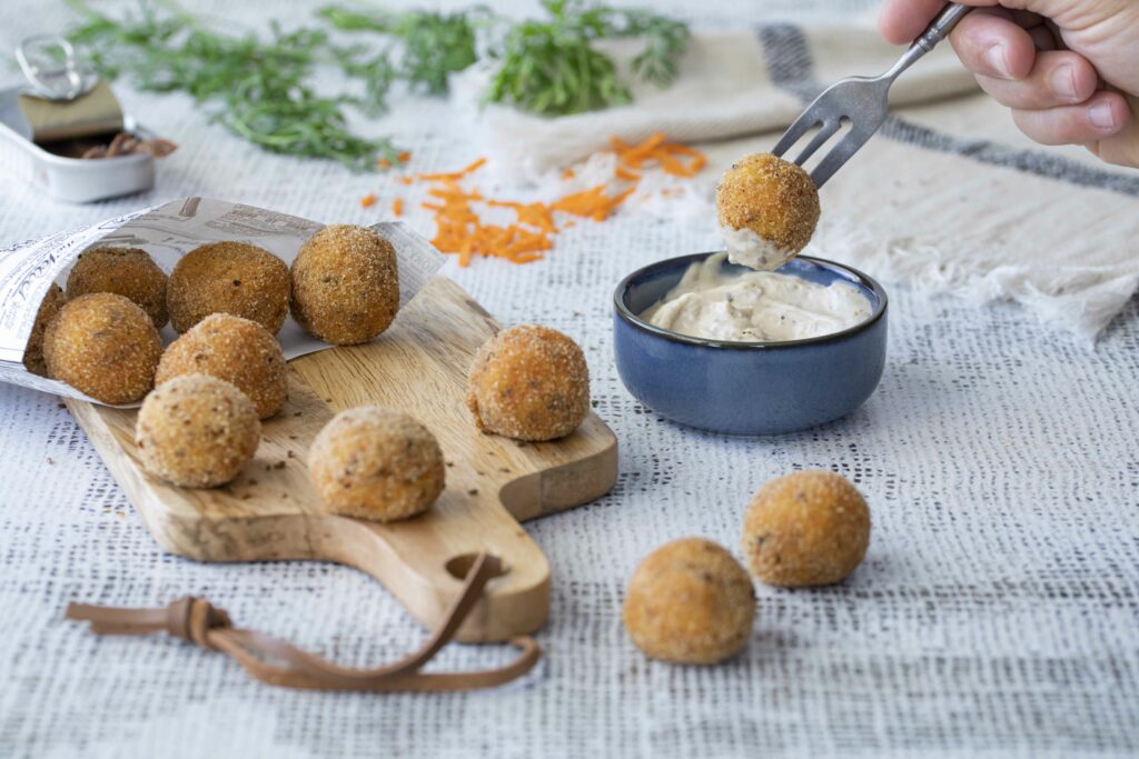 Kruidige wortelkroketjes met anijs en ansjovis mayo 3 Kruidige wortelkroketjes met ansjovis mayo 1.2