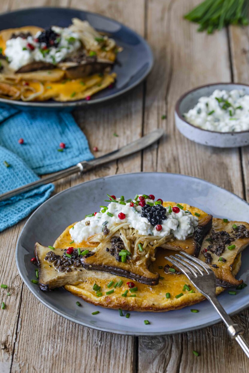 Omelette with boletus, truffle and cottage cheese