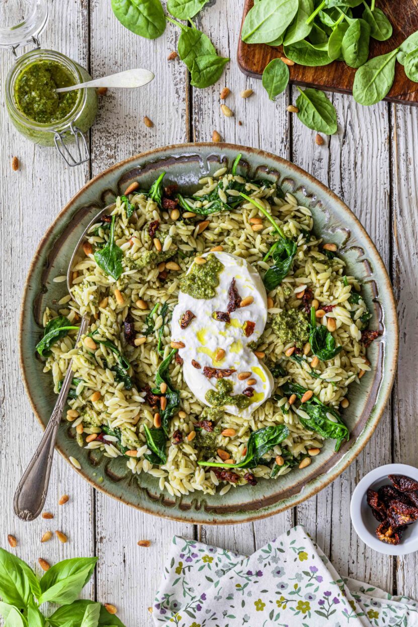 Orzo with pesto, Burrata cheese and spinach 1 Orzo with pesto, Burrata cheese and spinach