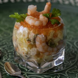 Ensaladilla Rusa met gamba en zalmeitjes