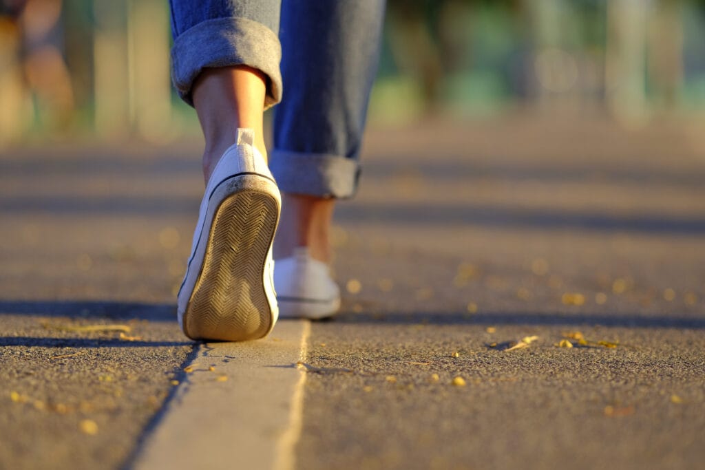 The art of slow living: how the Mediterranean rhythm benefits your health. 5 walking 1