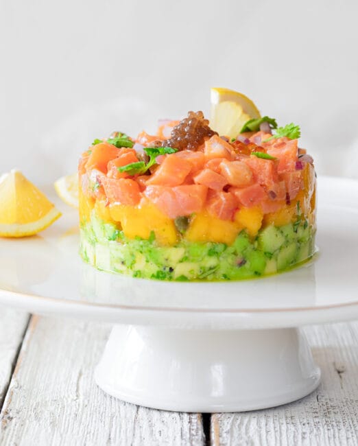 Smoked salmon tartare with mango and avocado 9 Tartaar van gerookte zalm mango en avocado 2